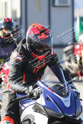 media/Dec-01-2025-Moto Forza (Mon) [[2daa91e15f]]/4-Around the Pits/